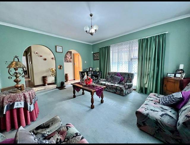 4 BEDROOM HOUSE FOR SALE IN GLENLILLY